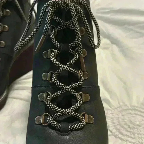 Tom’s Women’s Water Resistant Melrose Wedge in Black Oiled Nubuck Size 10 - Picture 3 of 8